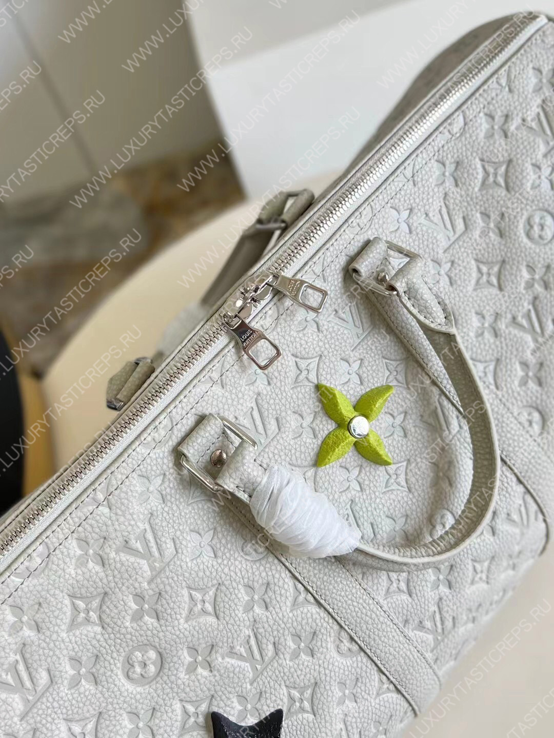 l**is V*t*n keepall 50 white m20901
