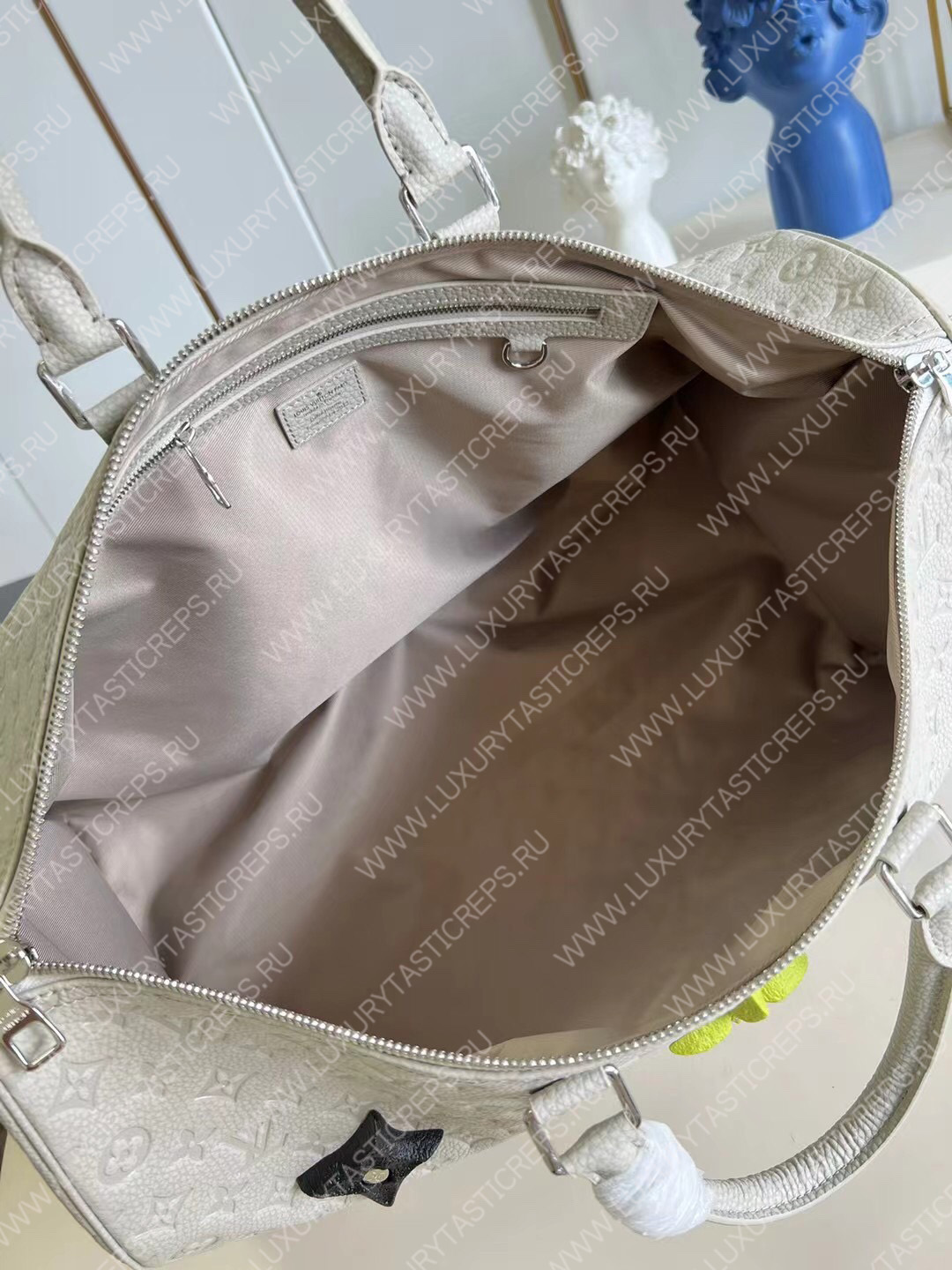 l**is V*t*n keepall 50 white m20901
