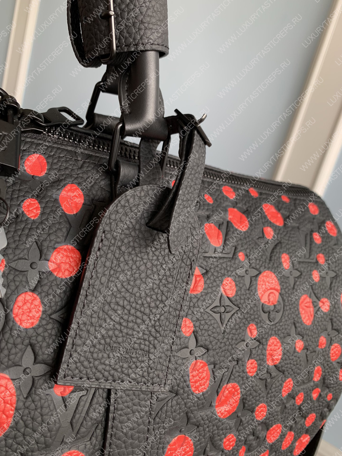 l**is V*t*n lv x yk keepall 50 black/red m21674