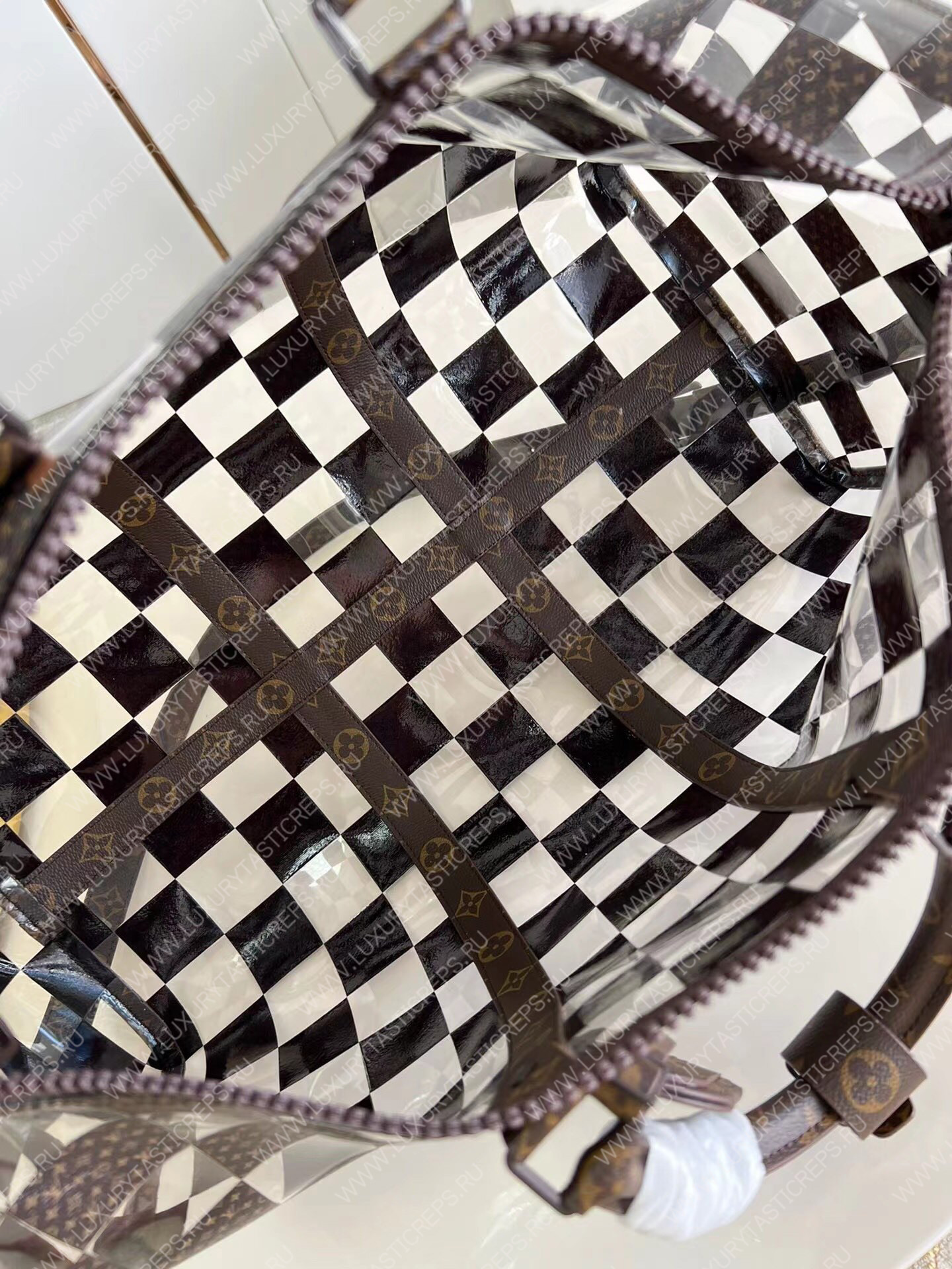 l**is V*t*n keepall bandouliÈre 50 monogram chess coated