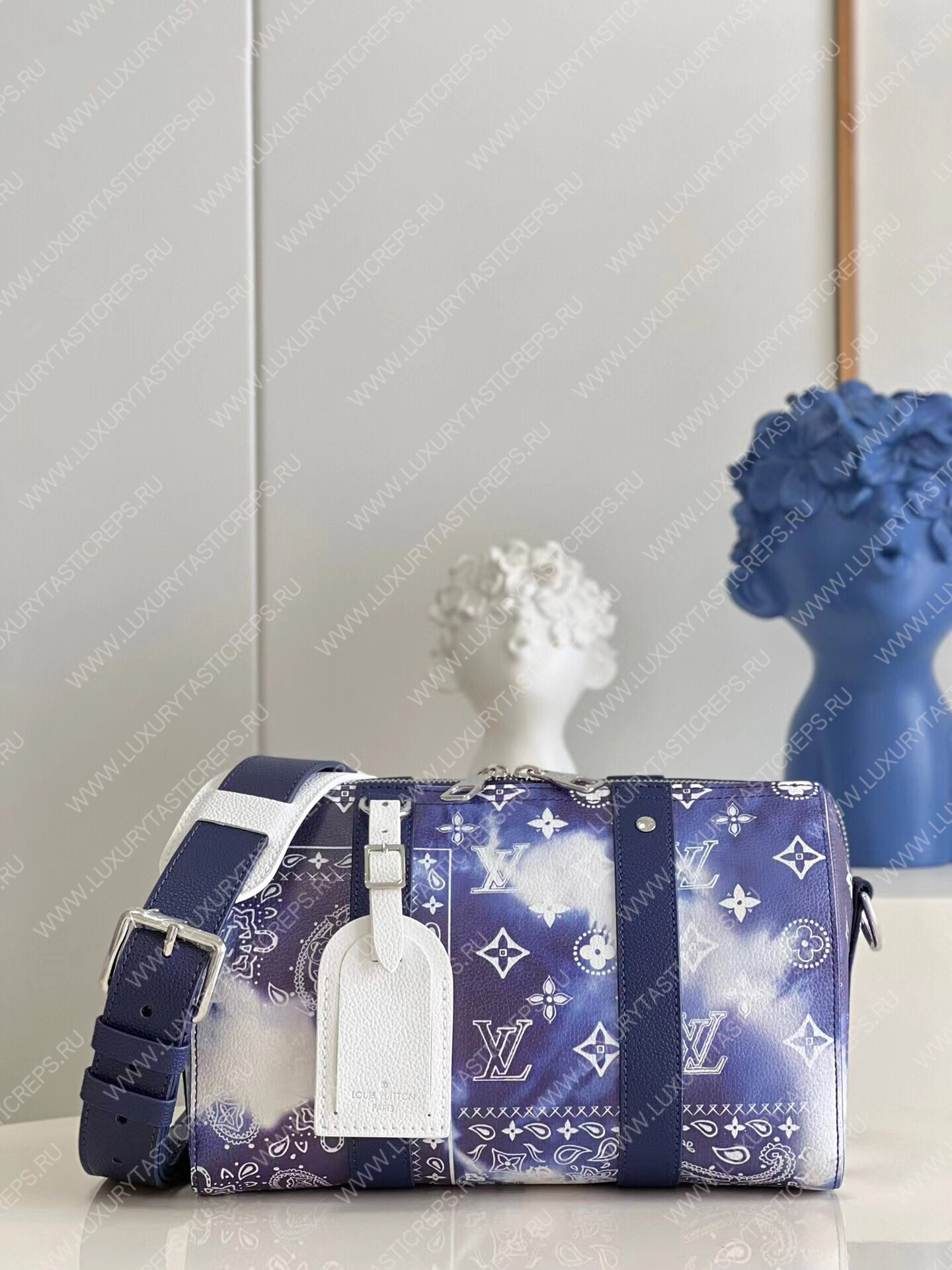 l**is V*t*n city keepall blue m20555