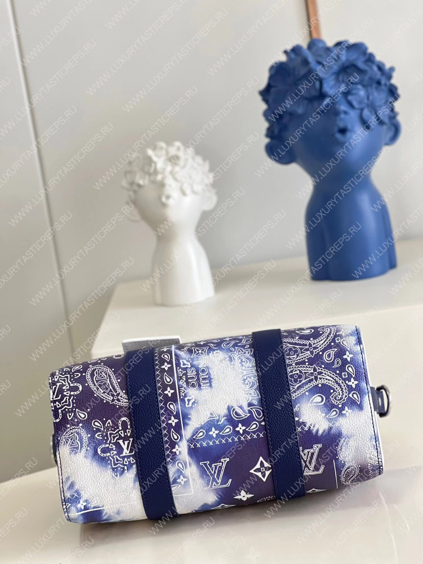 l**is V*t*n city keepall blue m20555