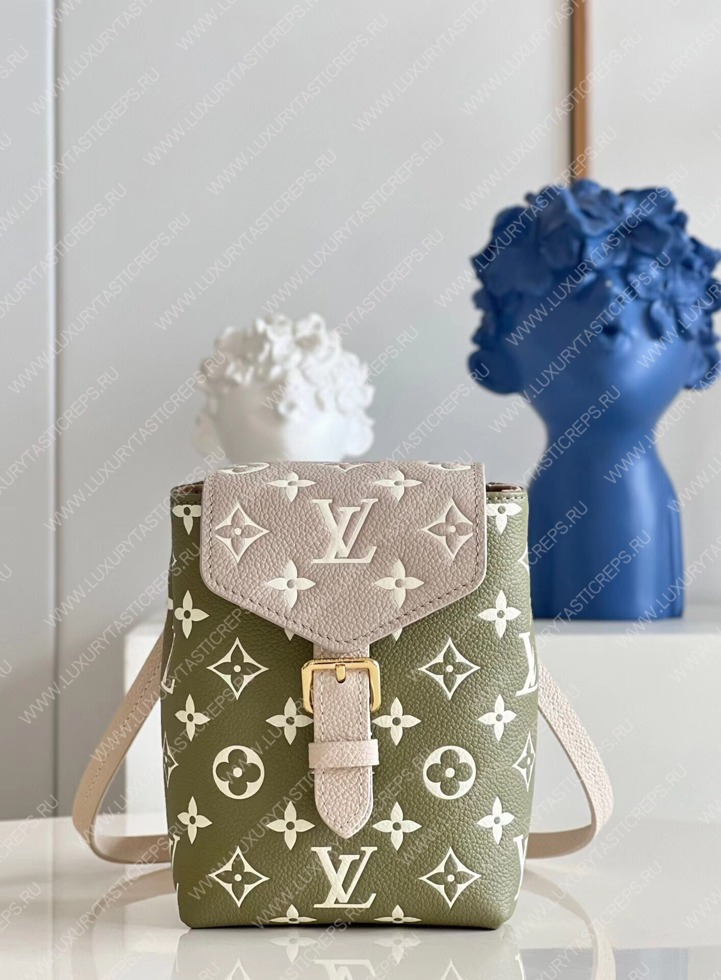 l**is V*t*n tiny backpack khaki / beige / cream m81351