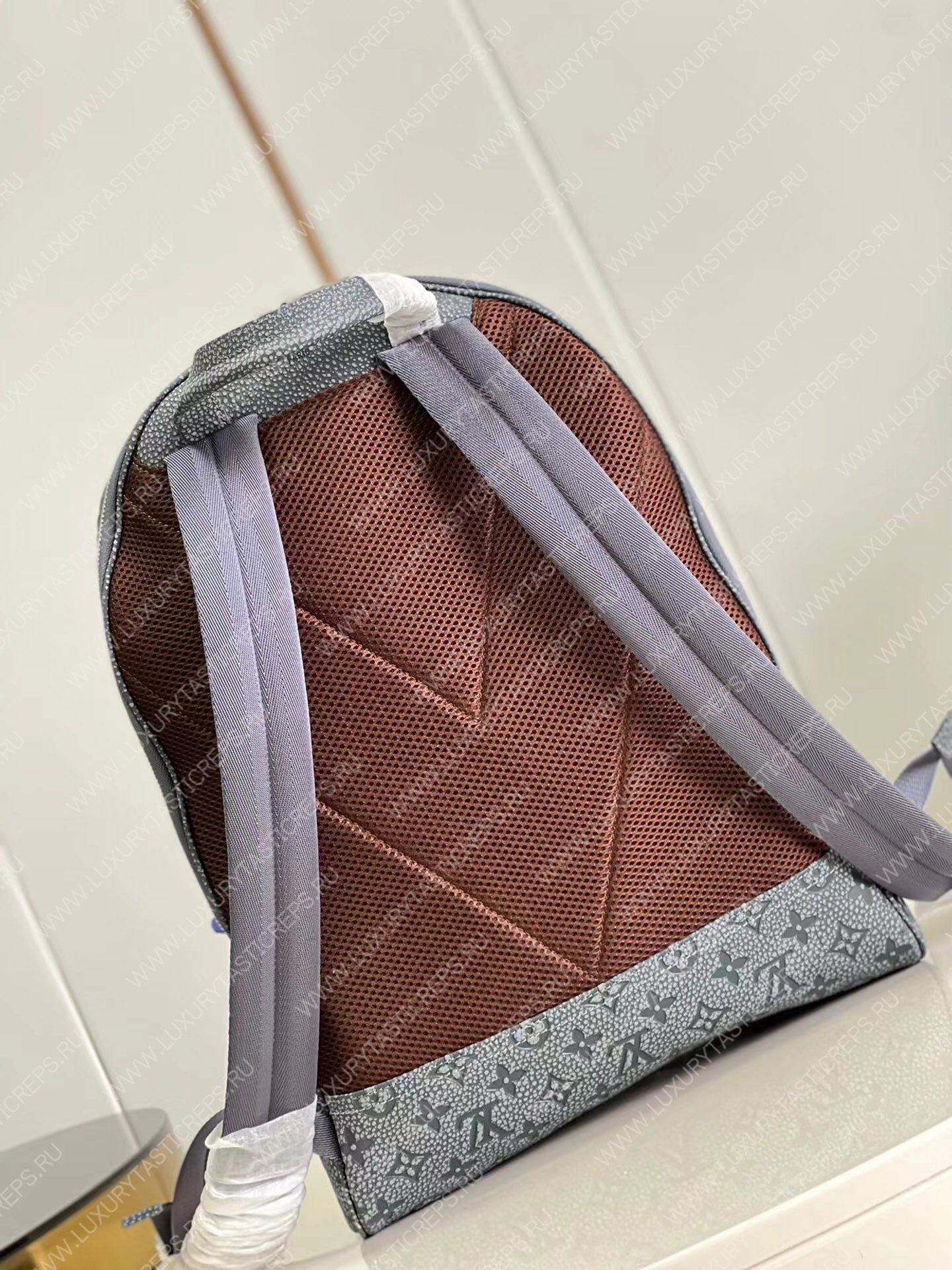 l**is V*t*n ellipse backpack granite m20877