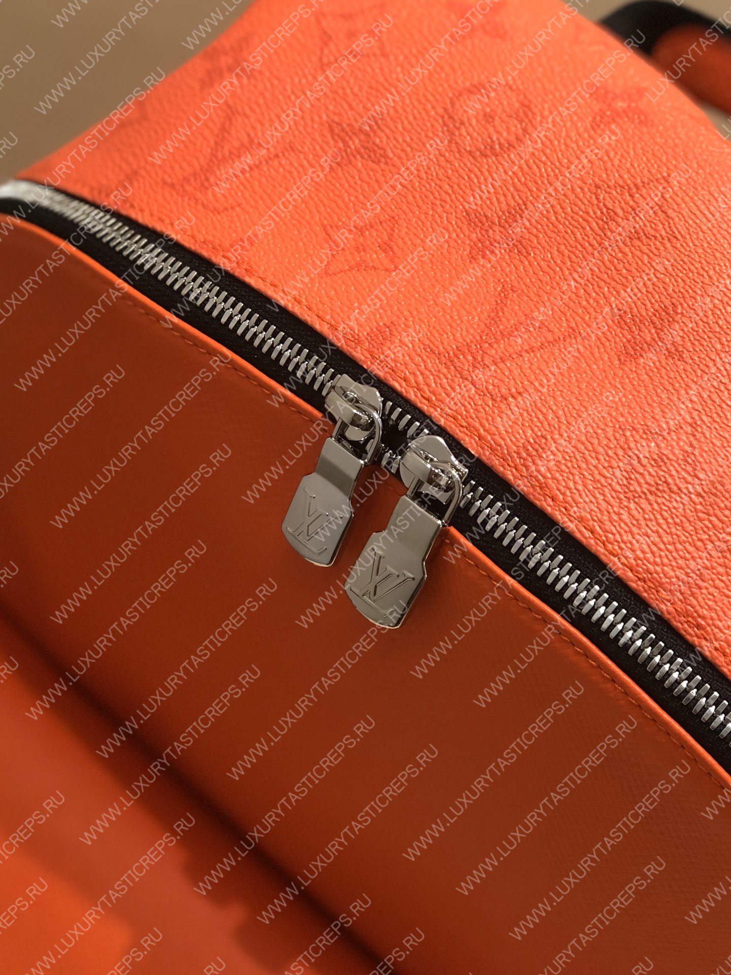 l**is V*t*n discovery backpack pm orange m30230
