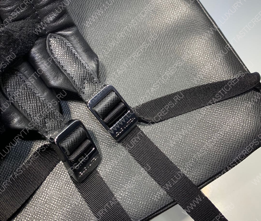 l**is V*t*n discovery backpack pm black m30230