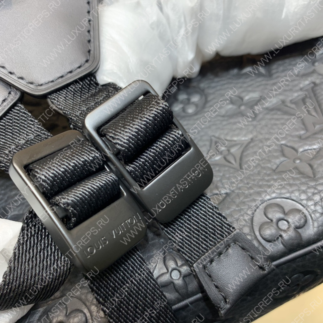 l**is V*t*n christopher mm black m55699