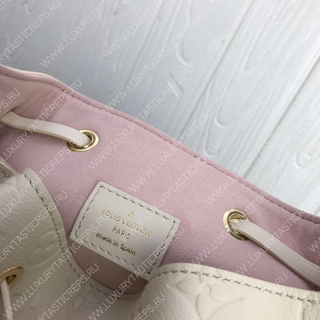 l**is V*t*n montsouris backpack white m45410