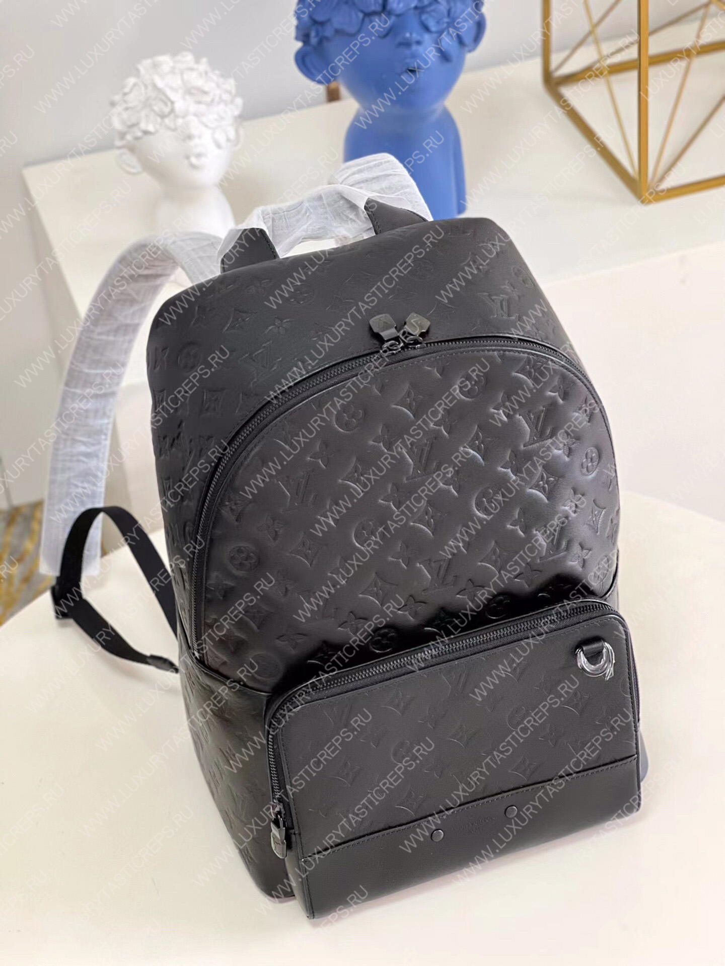 l**is V*t*n racer backpack black m46109