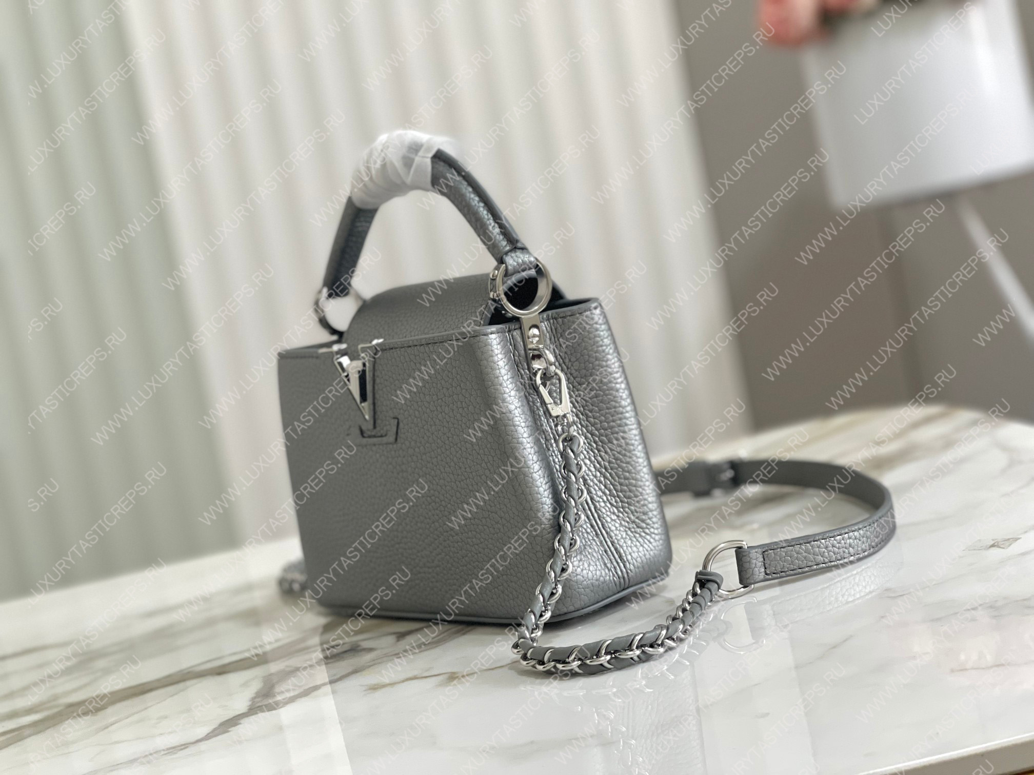 l**is V*t*n capucines bb etain metallic gray m21102