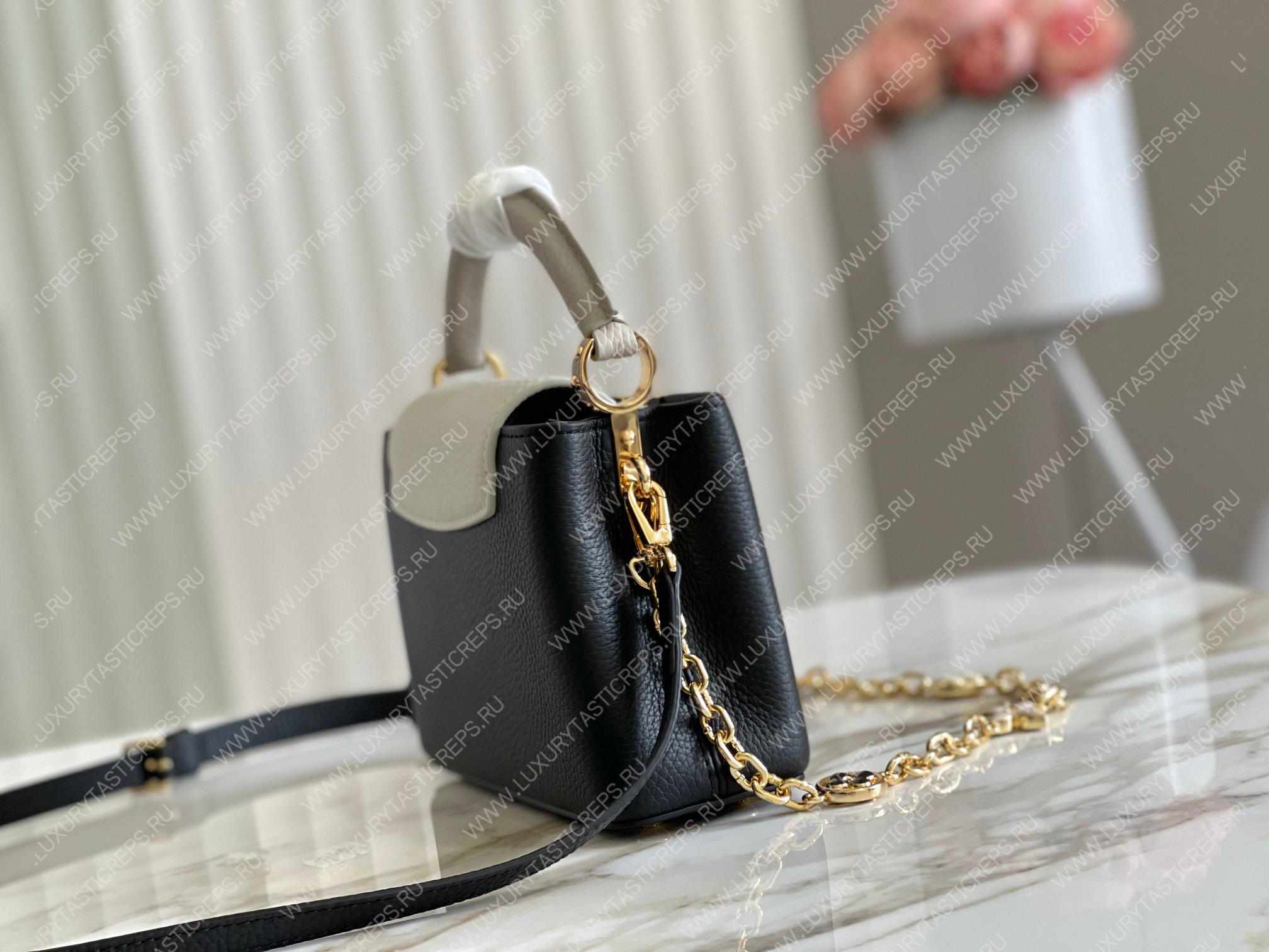 l**is V*t*n capucines mm black m20708