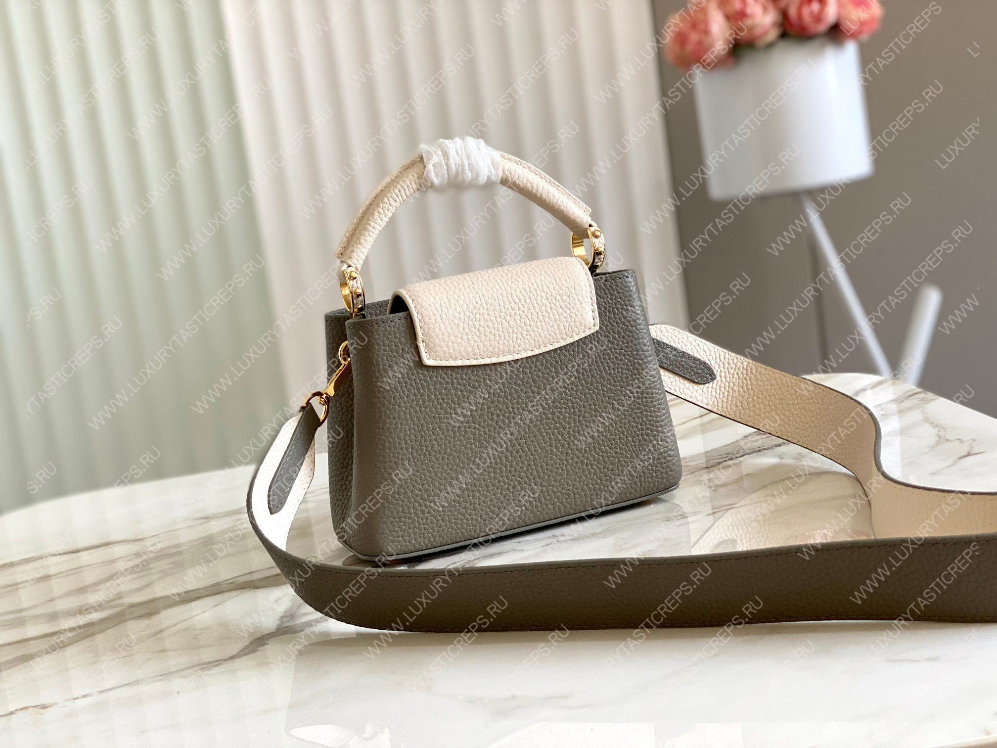 l**is V*t*n capucines mm steeple gray / greige m21296