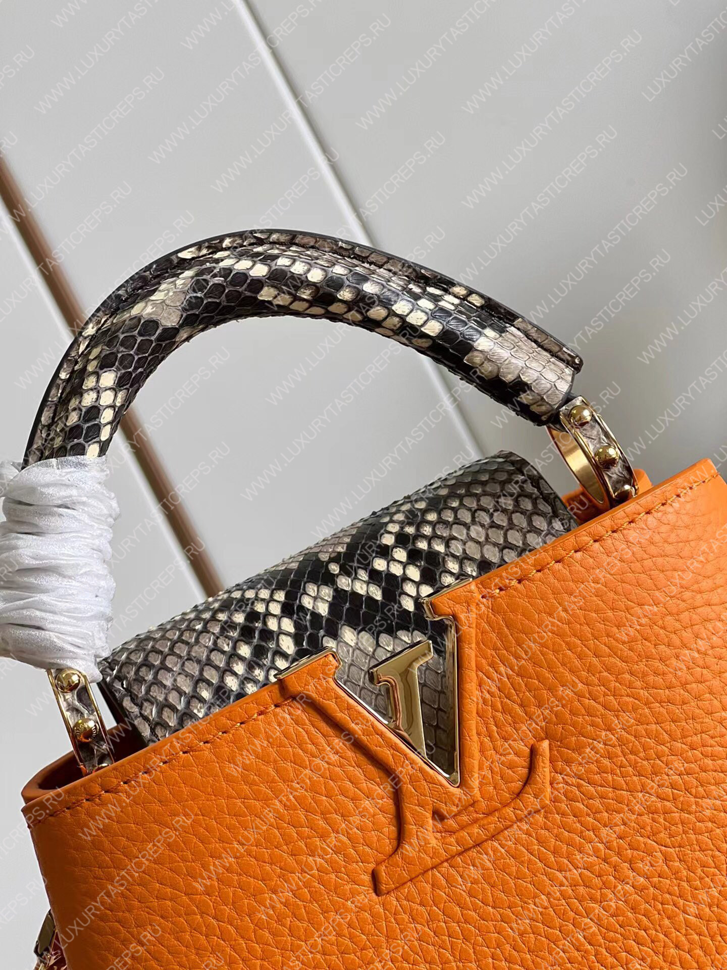 l**is V*t*n capucines mini topaze imperiale orange n81210  style: n81210