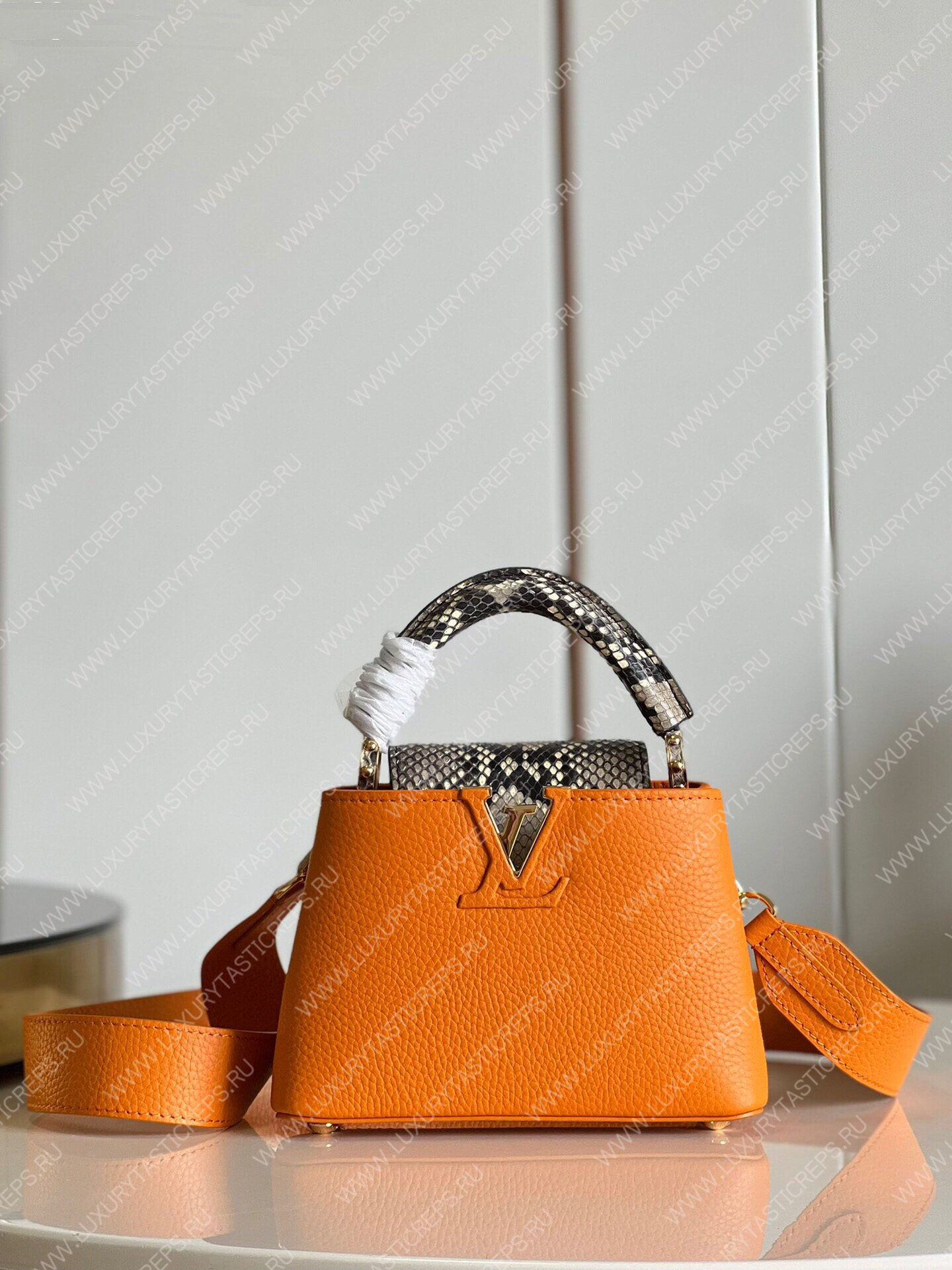 l**is V*t*n capucines mini topaze imperiale orange n81210  style: n81210