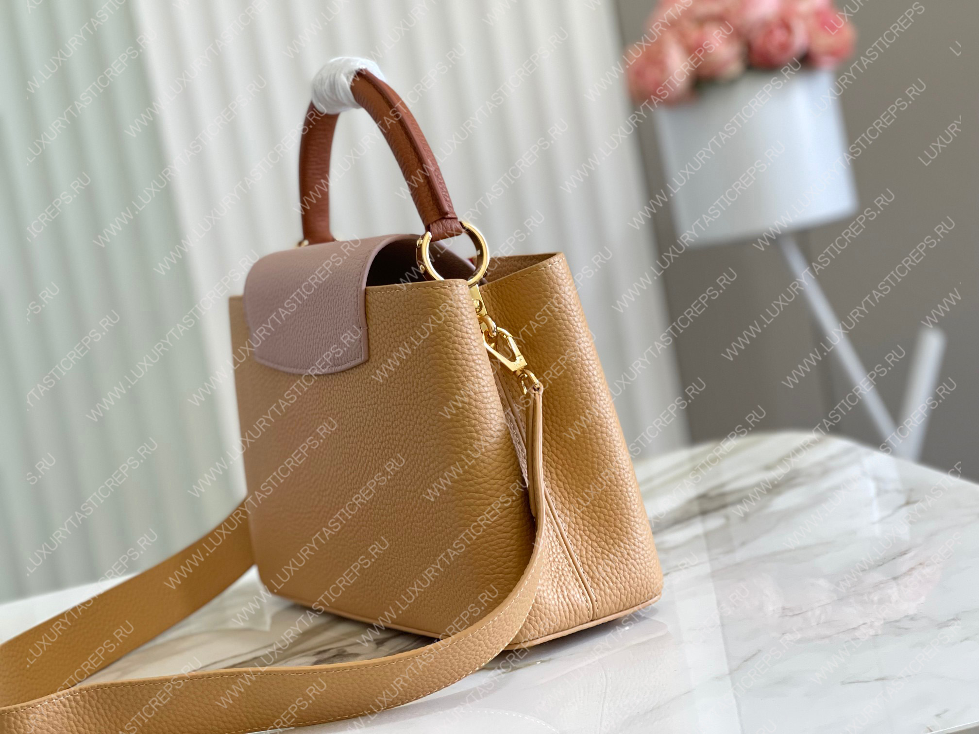 l**is V*t*n capucines mm arizona beige m20784