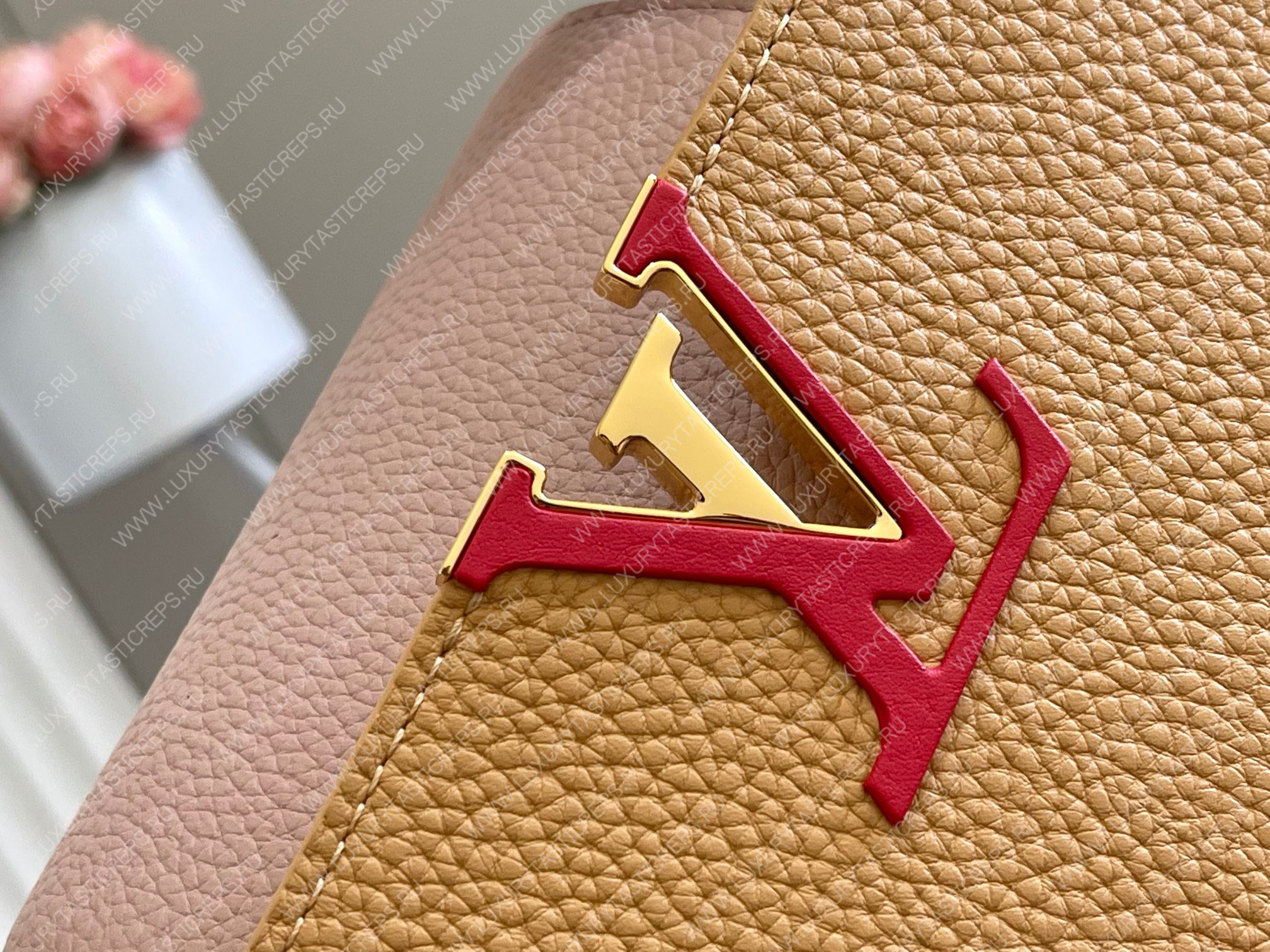 l**is V*t*n capucines mm arizona beige m20784