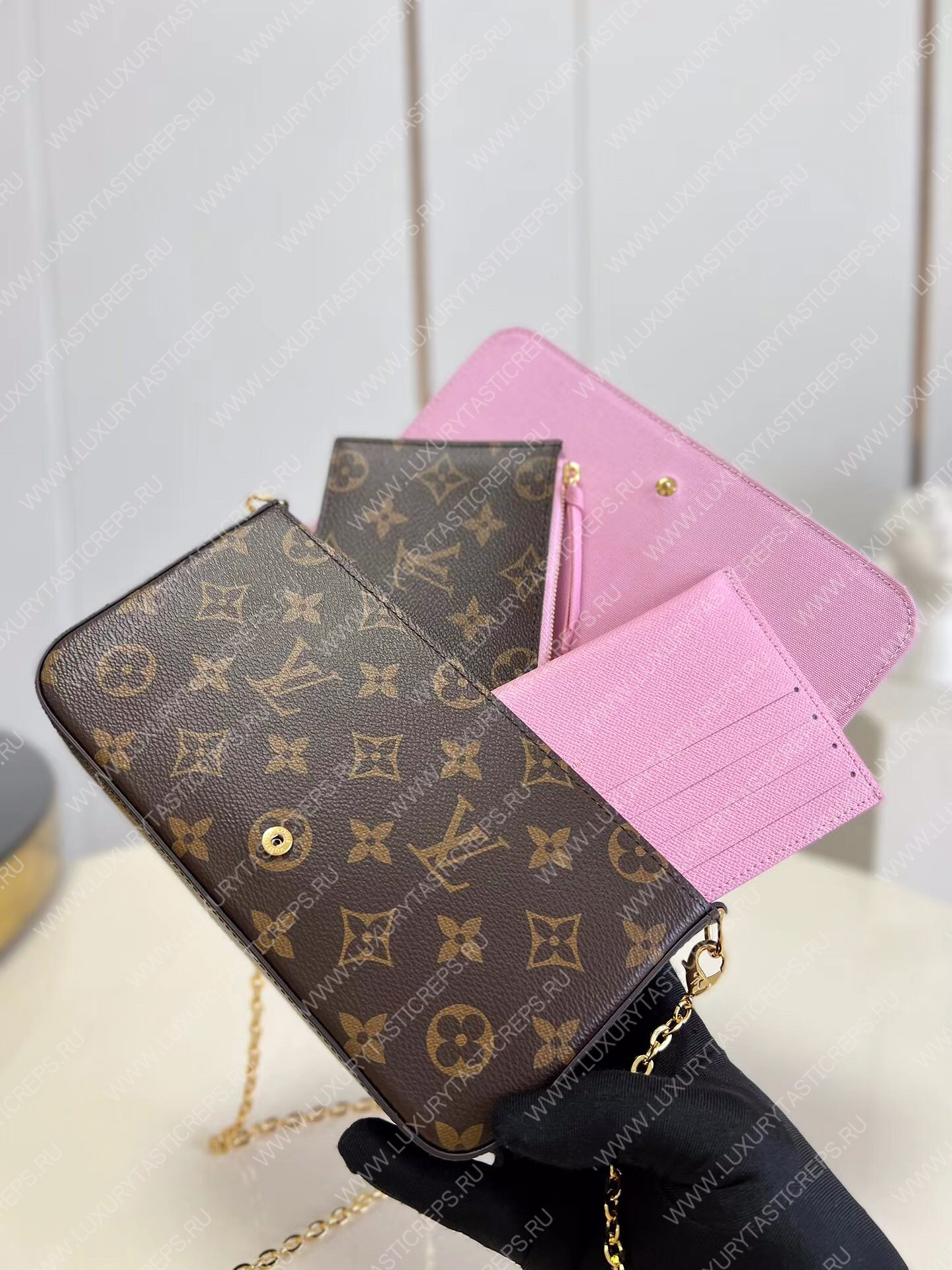 l**is V*t*n fÉlicie pochette cerise red m81545