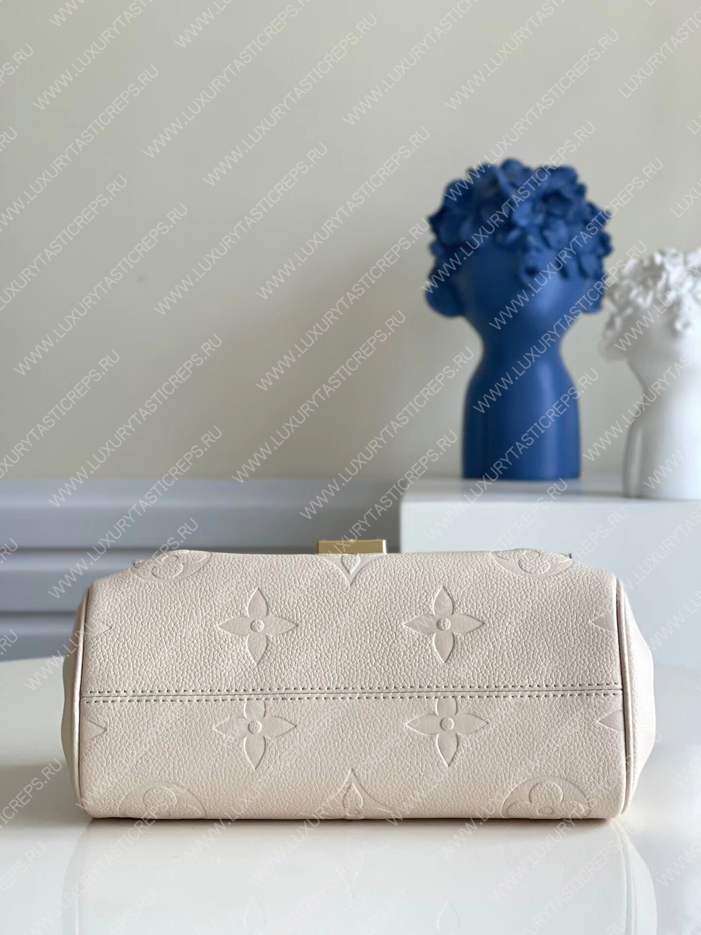 l**is V*t*n favorite beige m45859