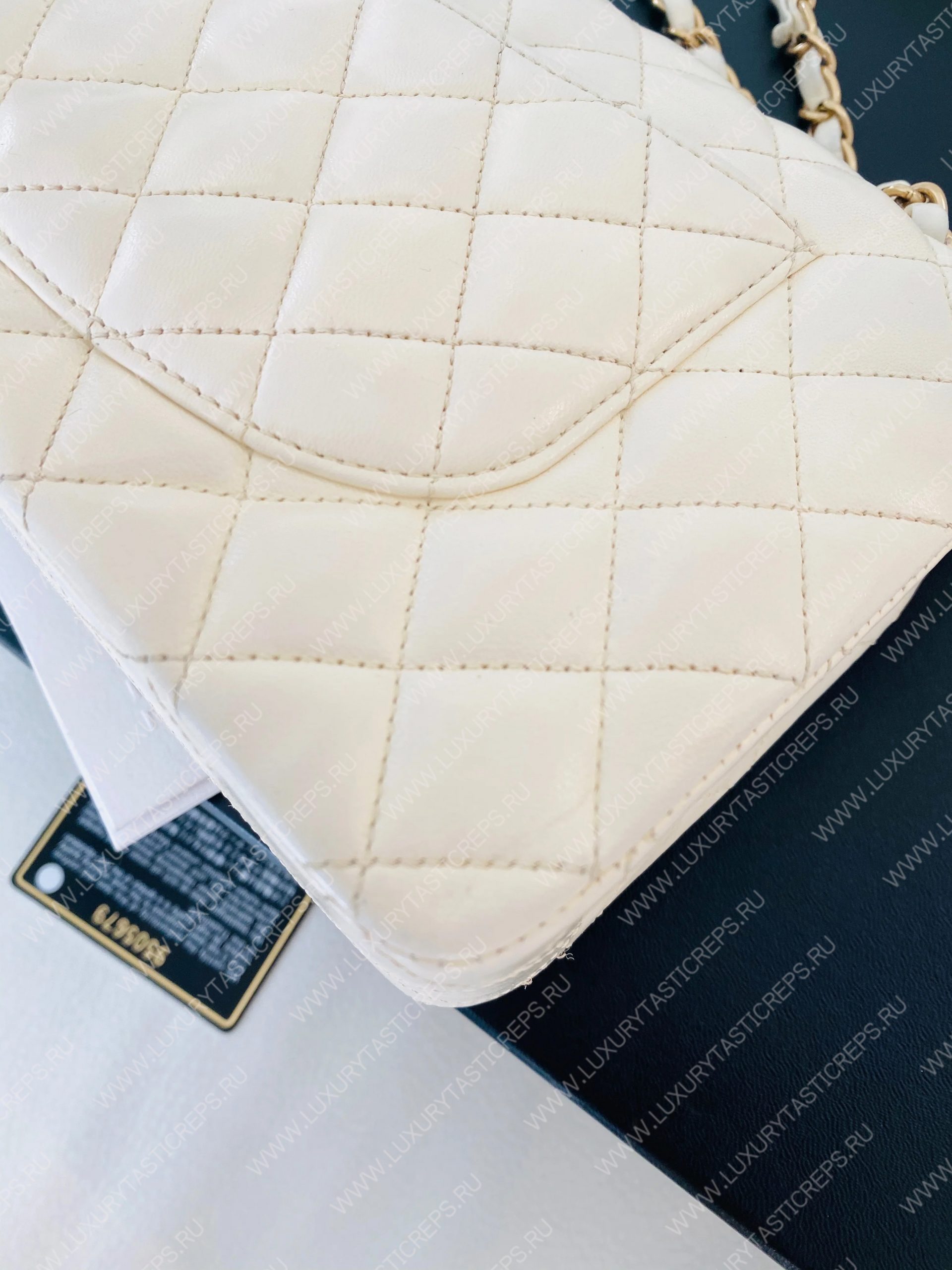 Ch*el classic flap bag white a58600