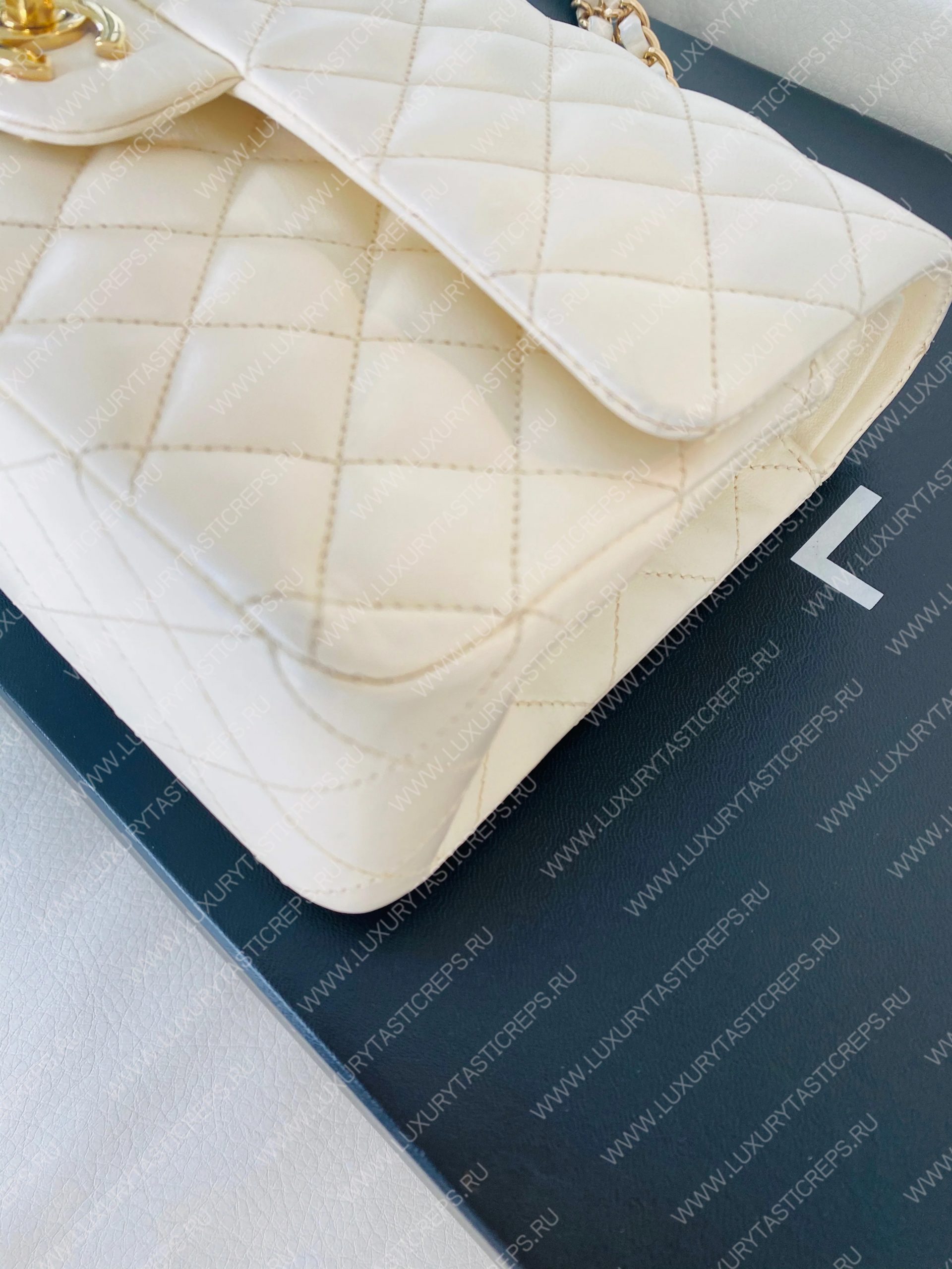 Ch*el classic flap bag white a58600
