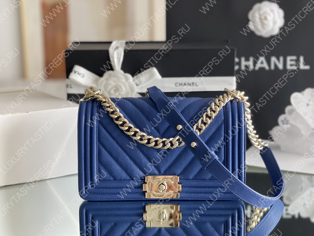 Ch*el boy flap bag chevron caviar old medium a67085 blue