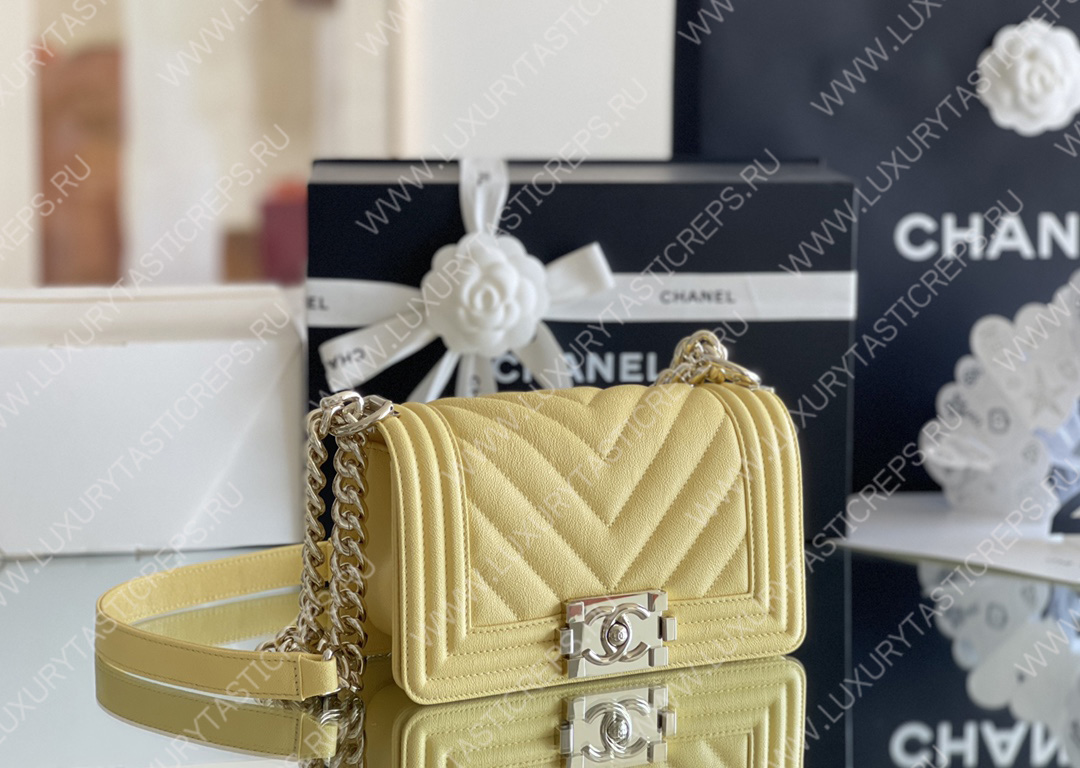 Ch*el boy flap handbag chviar quilted flap bag a67085