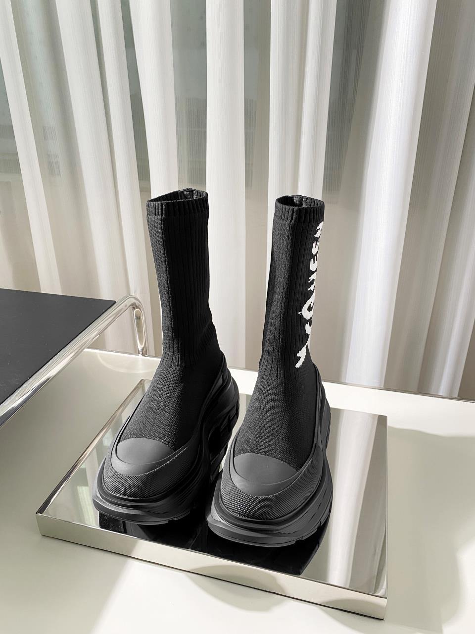 ALEXANDER MCQUEEN GRAFFITI KNIT TREAD SLICK BOOT BLACK 705671W4TV19787