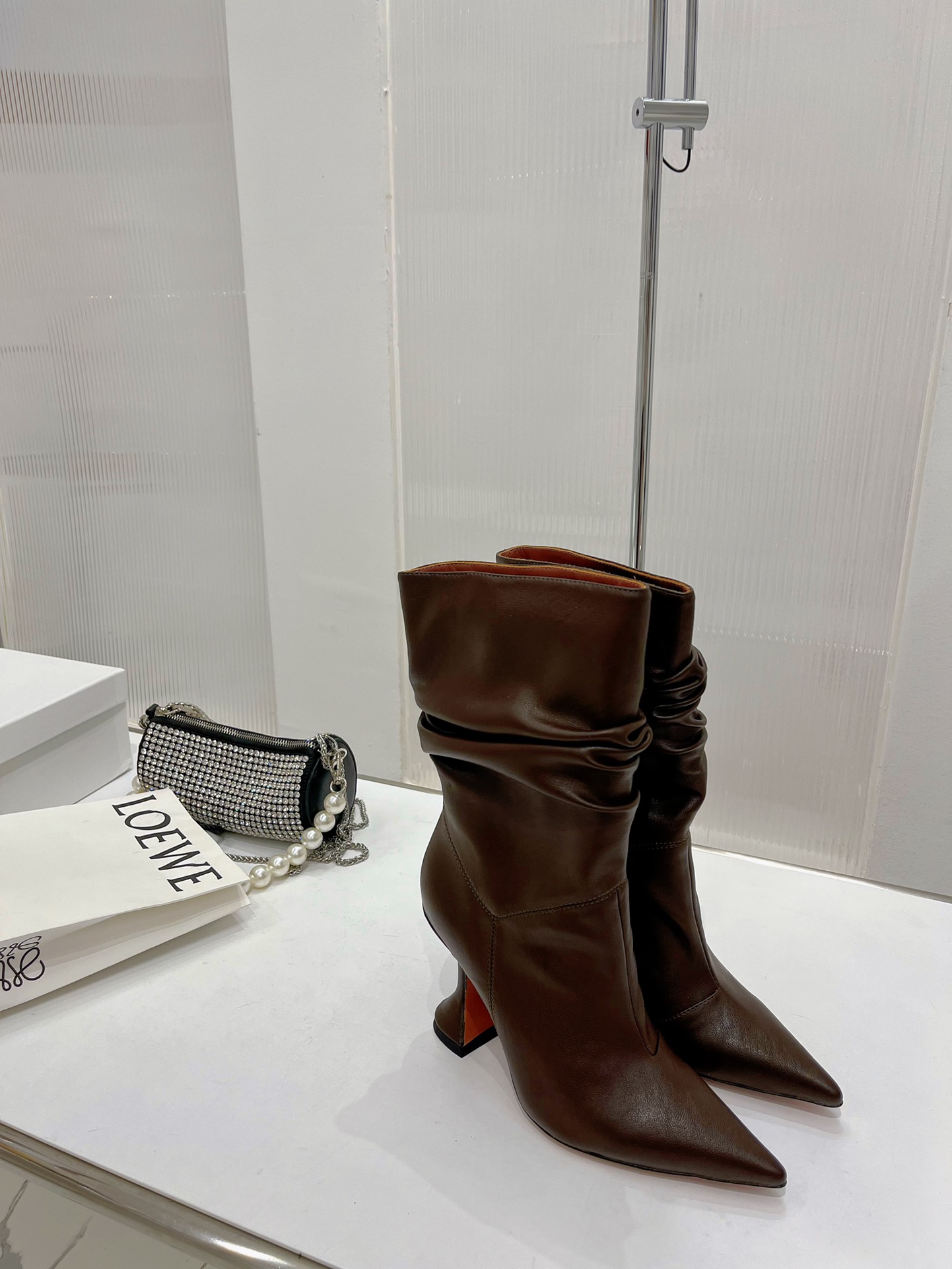 AMINA MUADDI JAHLEEL BOOTIE BROWN AM60004