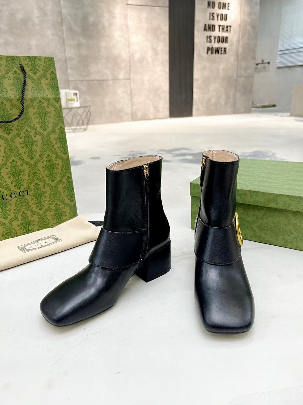 G*u*i ankle boot black 700016