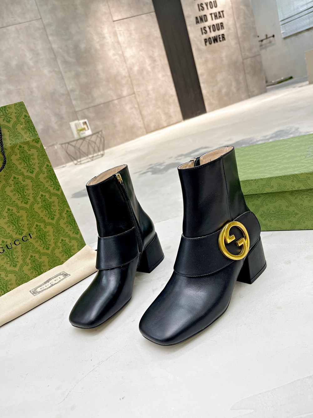 G*u*i blondie ankle boot black 700016