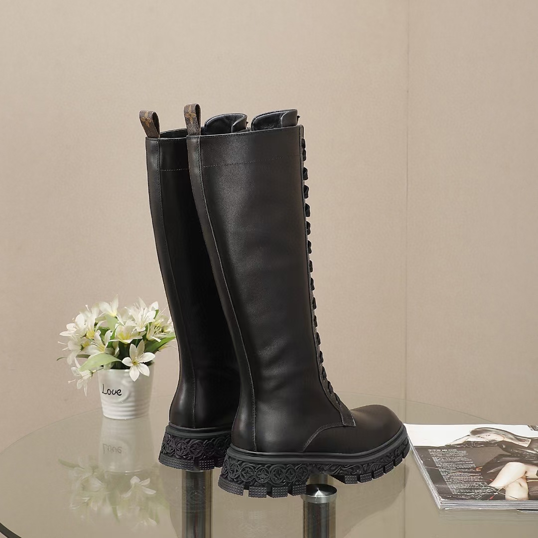 l**is V*t*n territory flat high ranger black 1aae4b