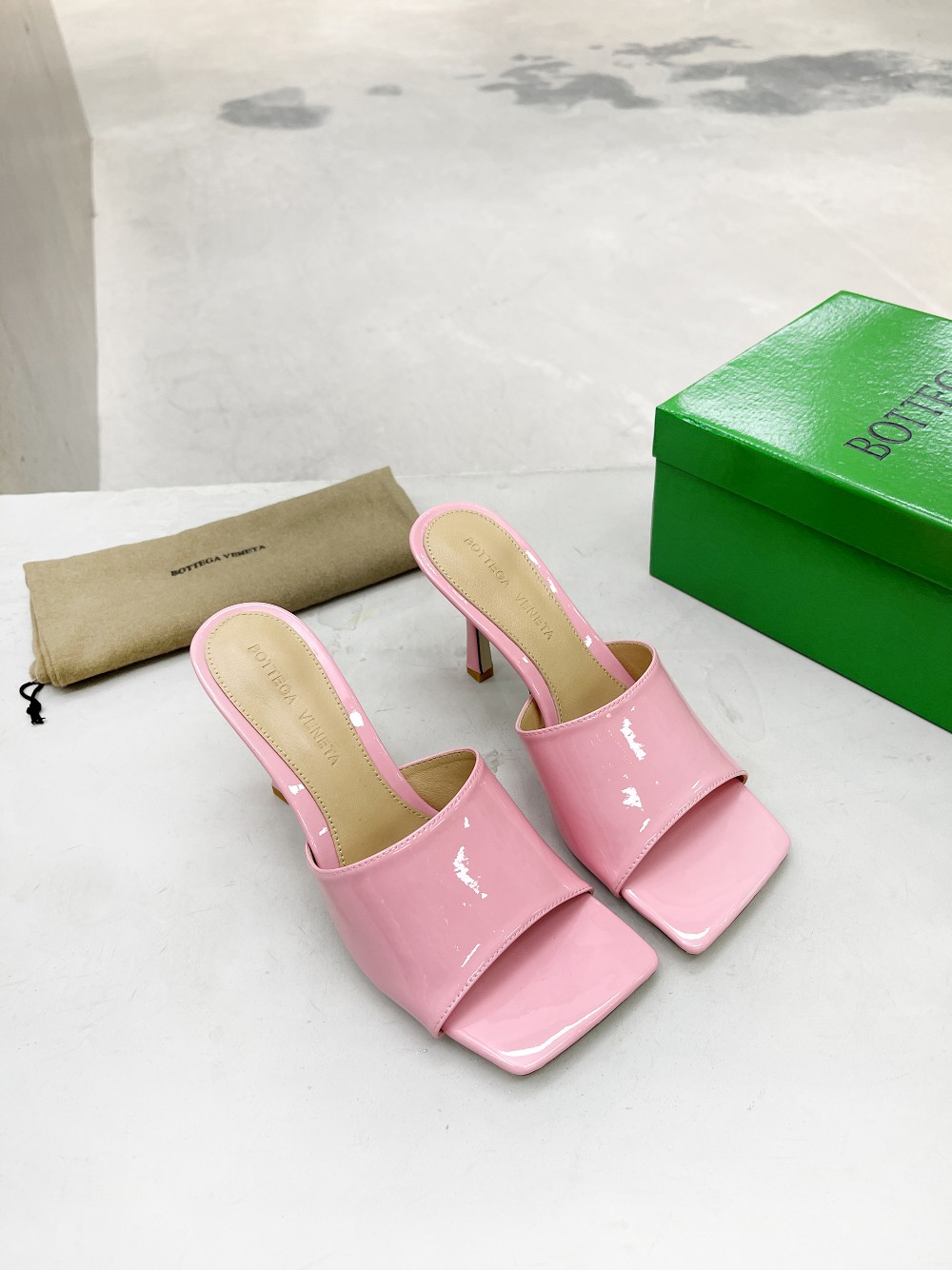 bo*te*ga Ve*ne*ta strech mule pink 610538v