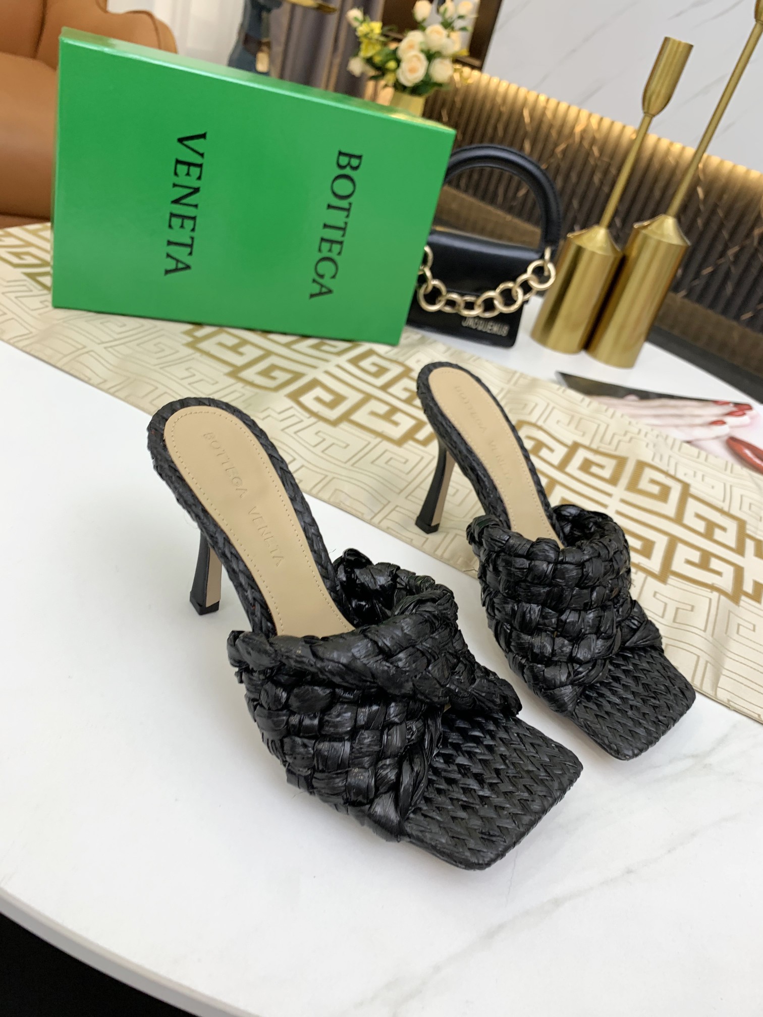 bo*te*ga Ve*ne*ta dot wave mules black 708882v