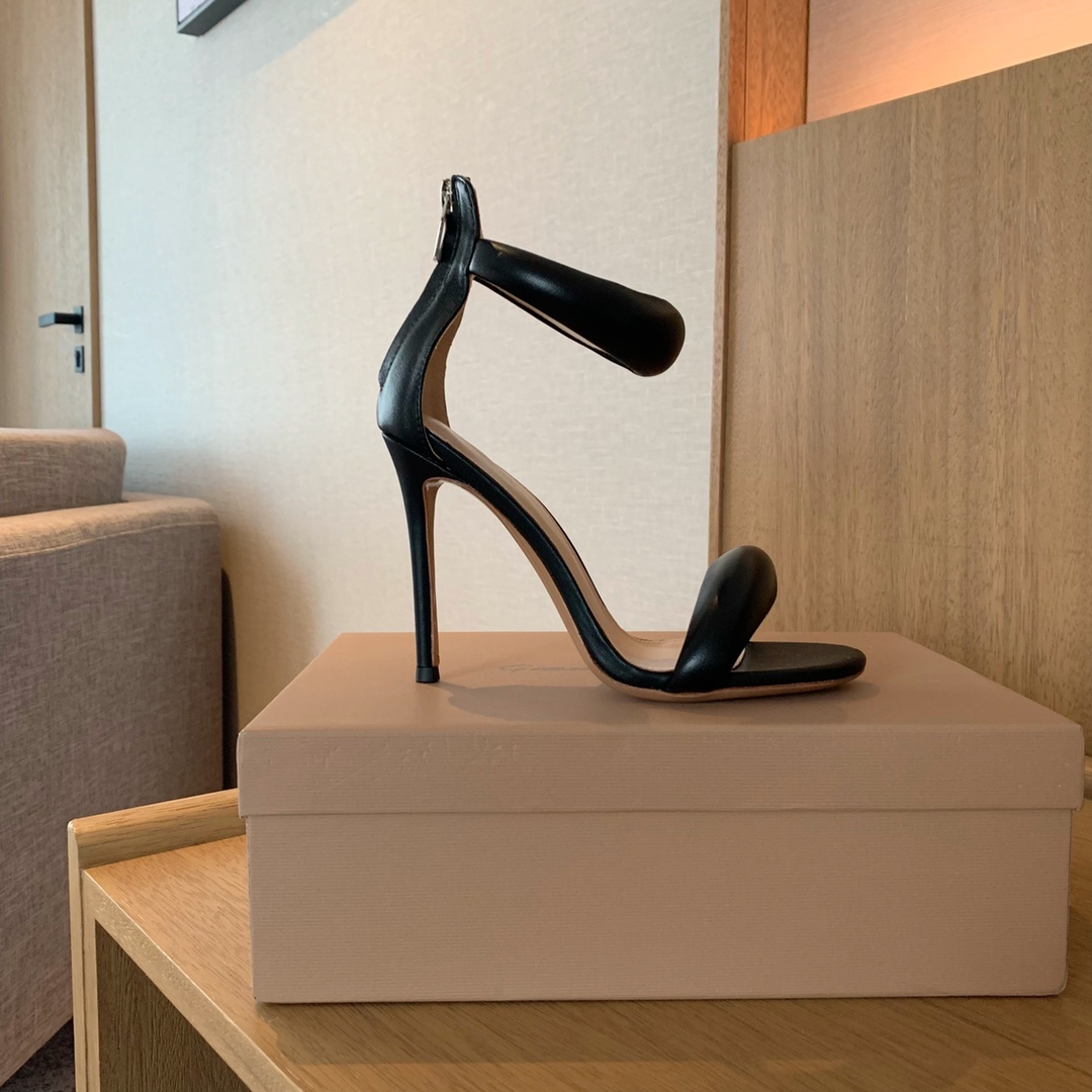 GIANVITO ROSSI BIJOUX NAPPA SANDAL BLACK G61635