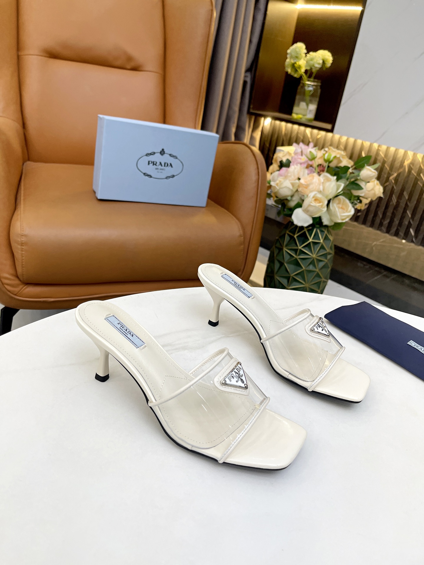 Pra*a plexiglas and patent leather sandals off white 1xx644