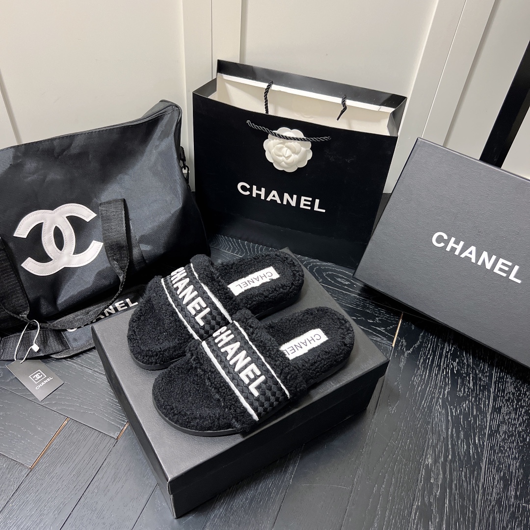 Ch*el wool slippers black g39059