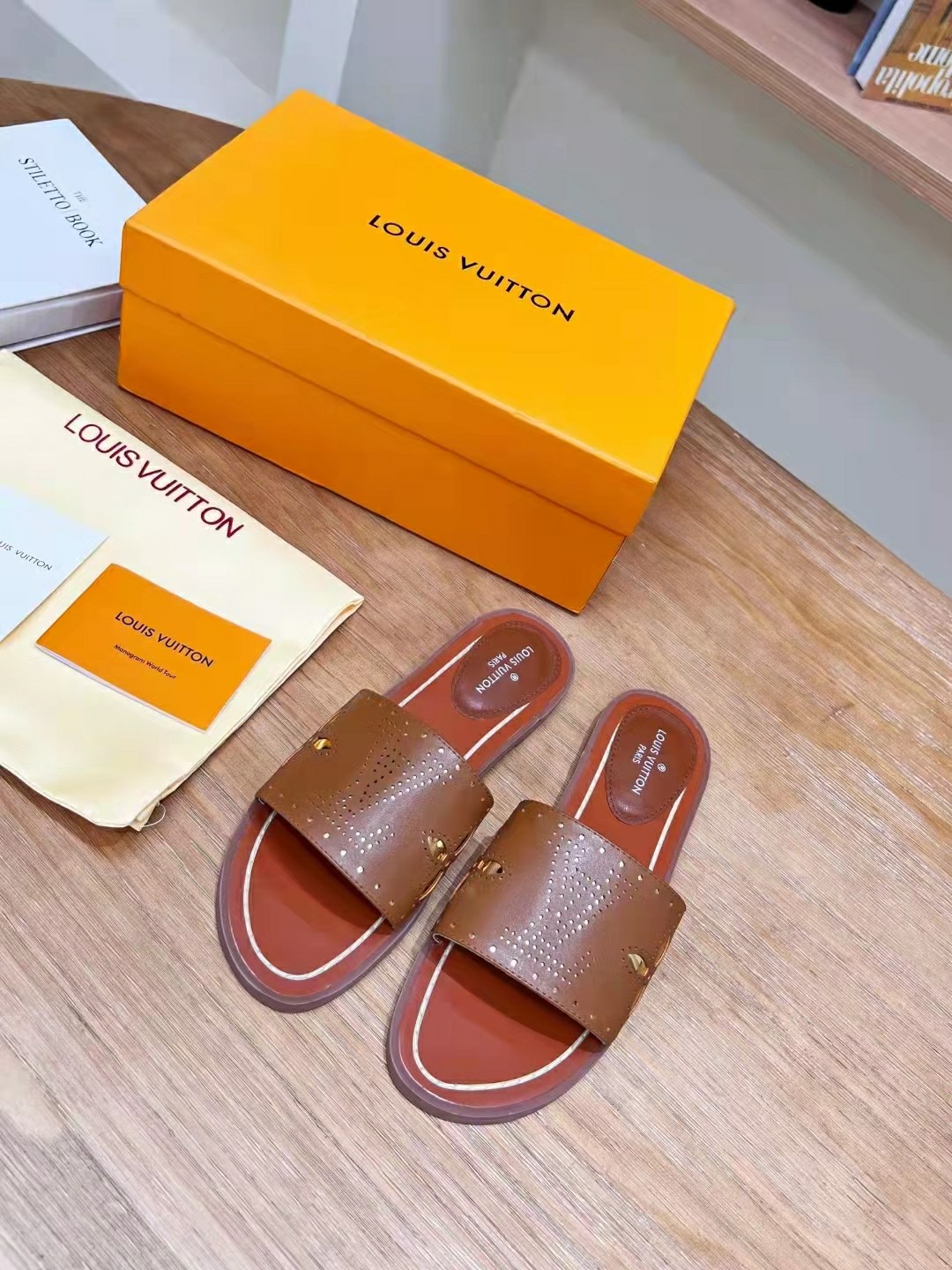 l**is V*t*n flat mule brown 1aadiw