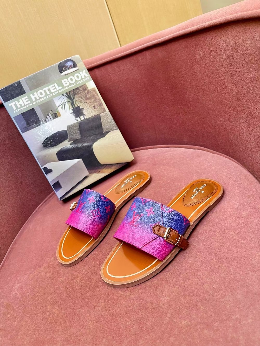 l**is V*t*n lock it flat mule purple & pink 1aa21q
