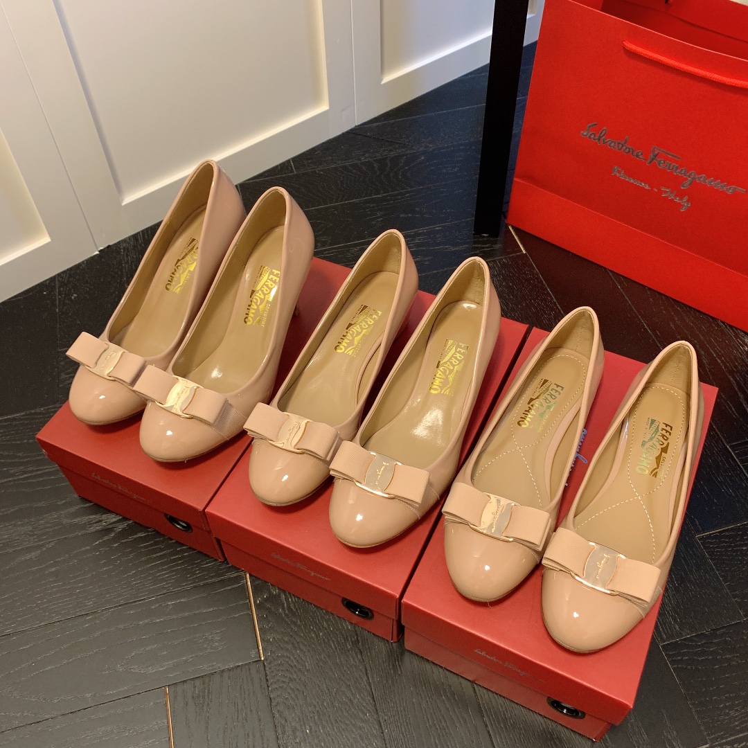 FERRAGAMO VERA BOW PUMP SHOE AMARETTI 01B221