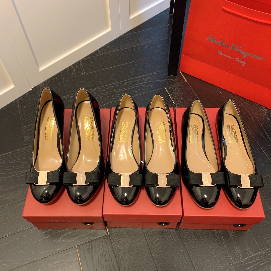 FERRAGAMO VERA BOW PUMP SHOE BLACK 01B221