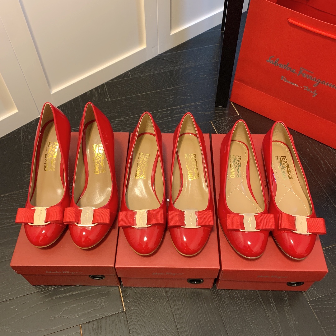 FERRAGAMO VERA BOW PUMP SHOE RED 01B221