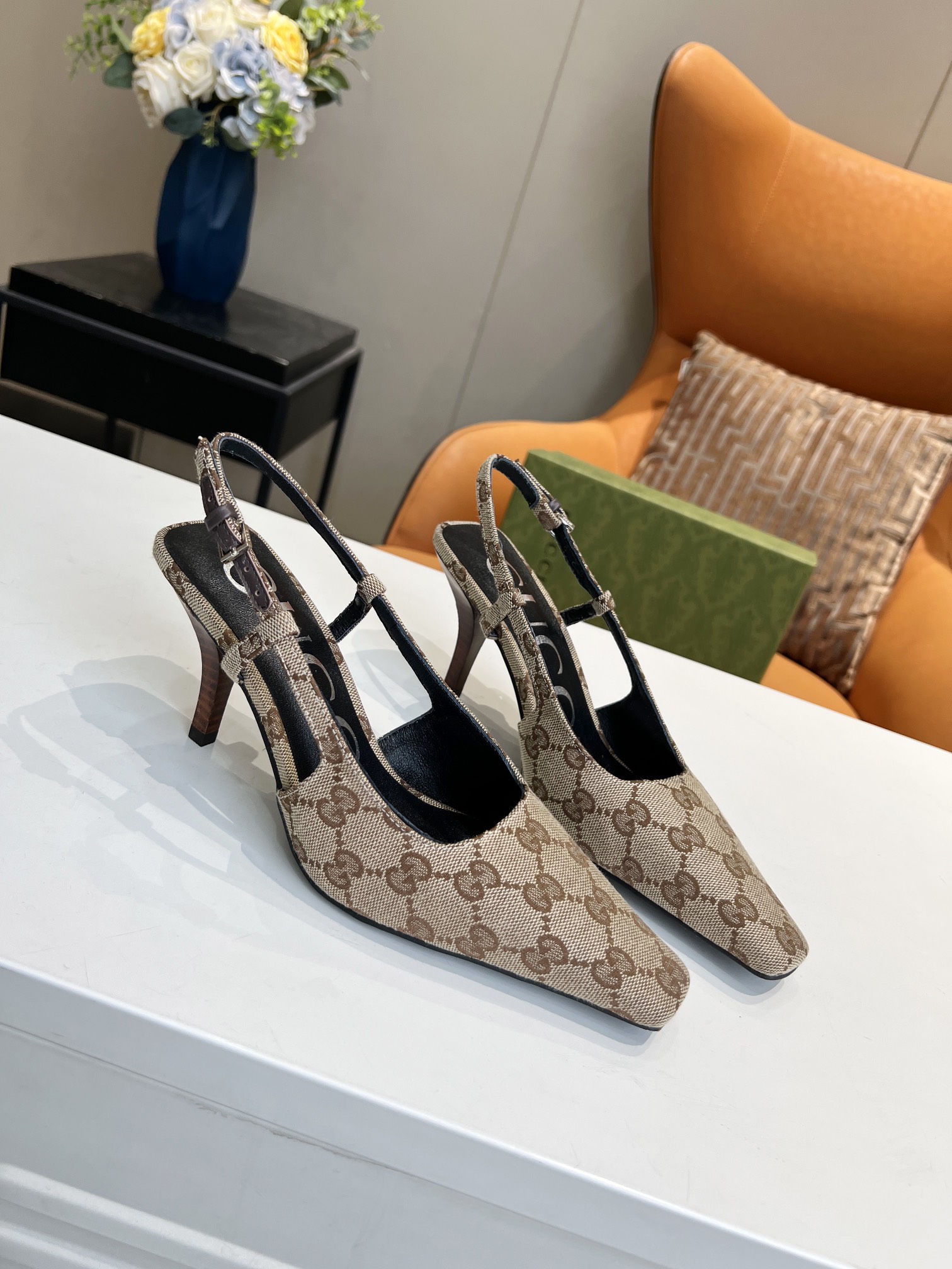 G*u*i gg slingback pump beige/ebony 675420