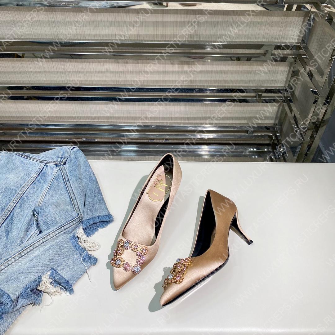 ROGER VIVER FLOWER STRASS BUCKLE PUMPS IN STAIN BEIGE RVW4141