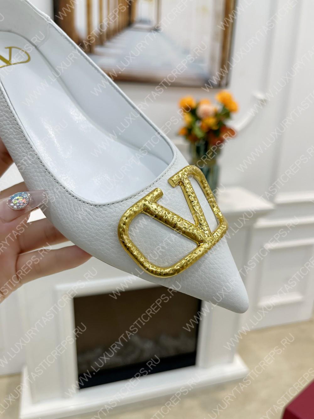 VALENTINO V BUCKLE PUMPS WHITE SW2S0Q63DSH0NO