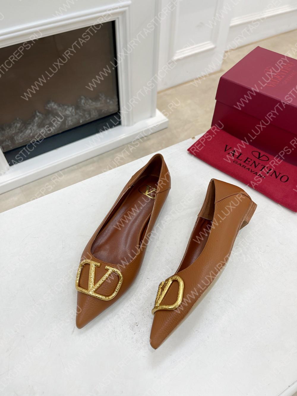 VALENTINO V BUCKLE PUMPS BROWN SW2S0Q63DSH0NO