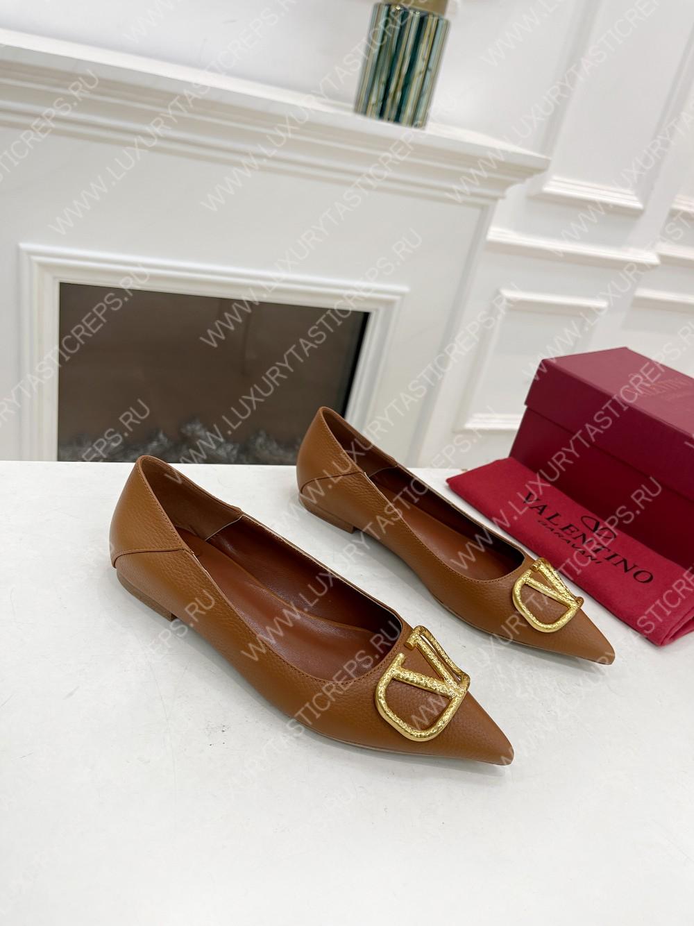 VALENTINO V BUCKLE PUMPS BROWN SW2S0Q63DSH0NO