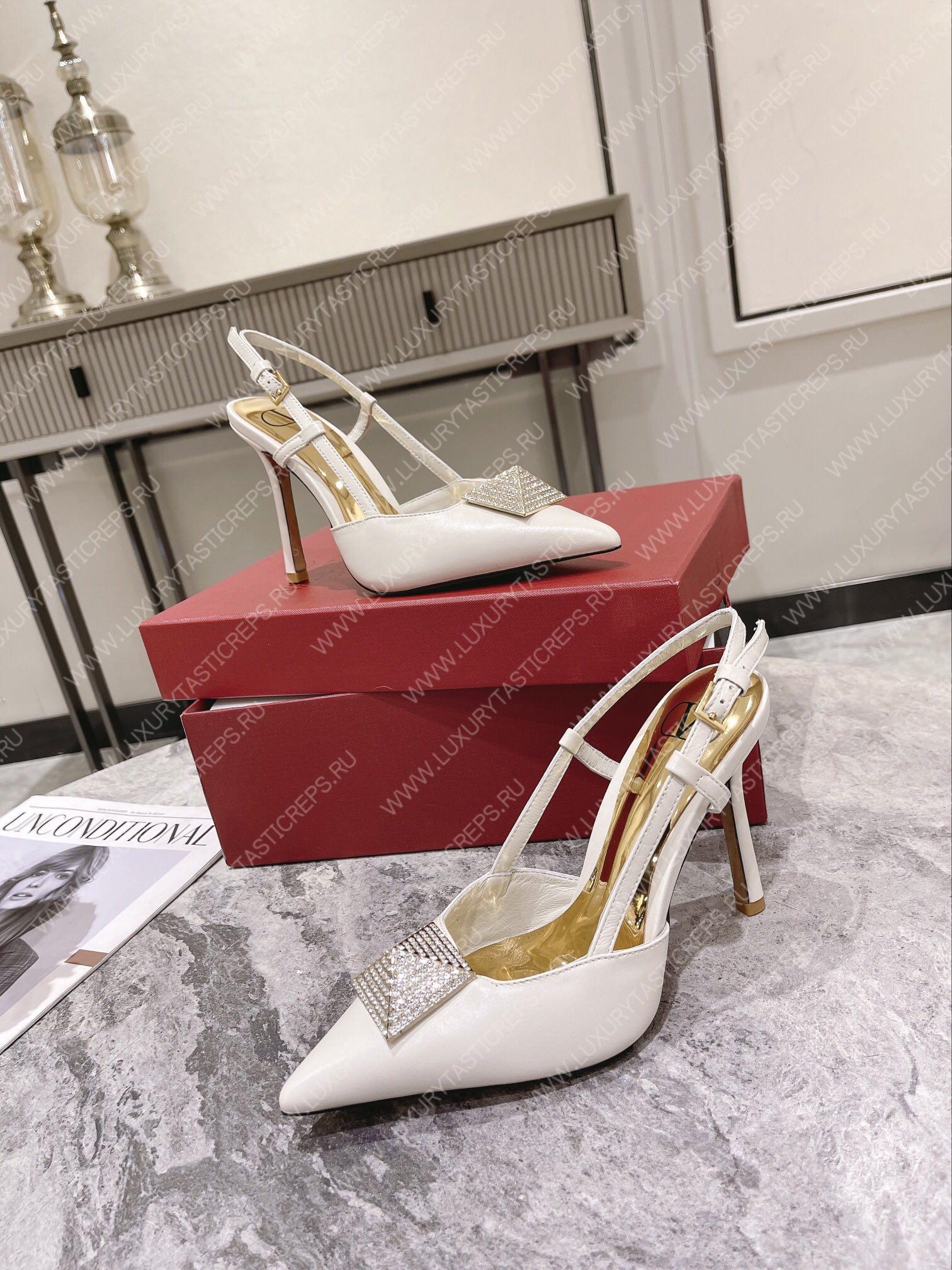 VALENTINO ONE STUD PUMP WITH CRYSTALS WHITE WS0R01TMK