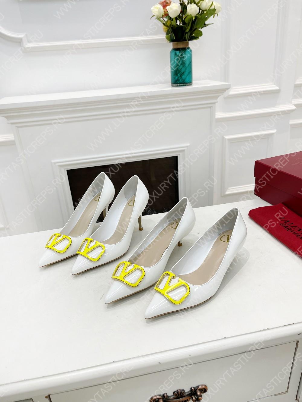 VALENTINO V BUCKLE PUMPS WHITE 1W2S0FH8LAFGF9