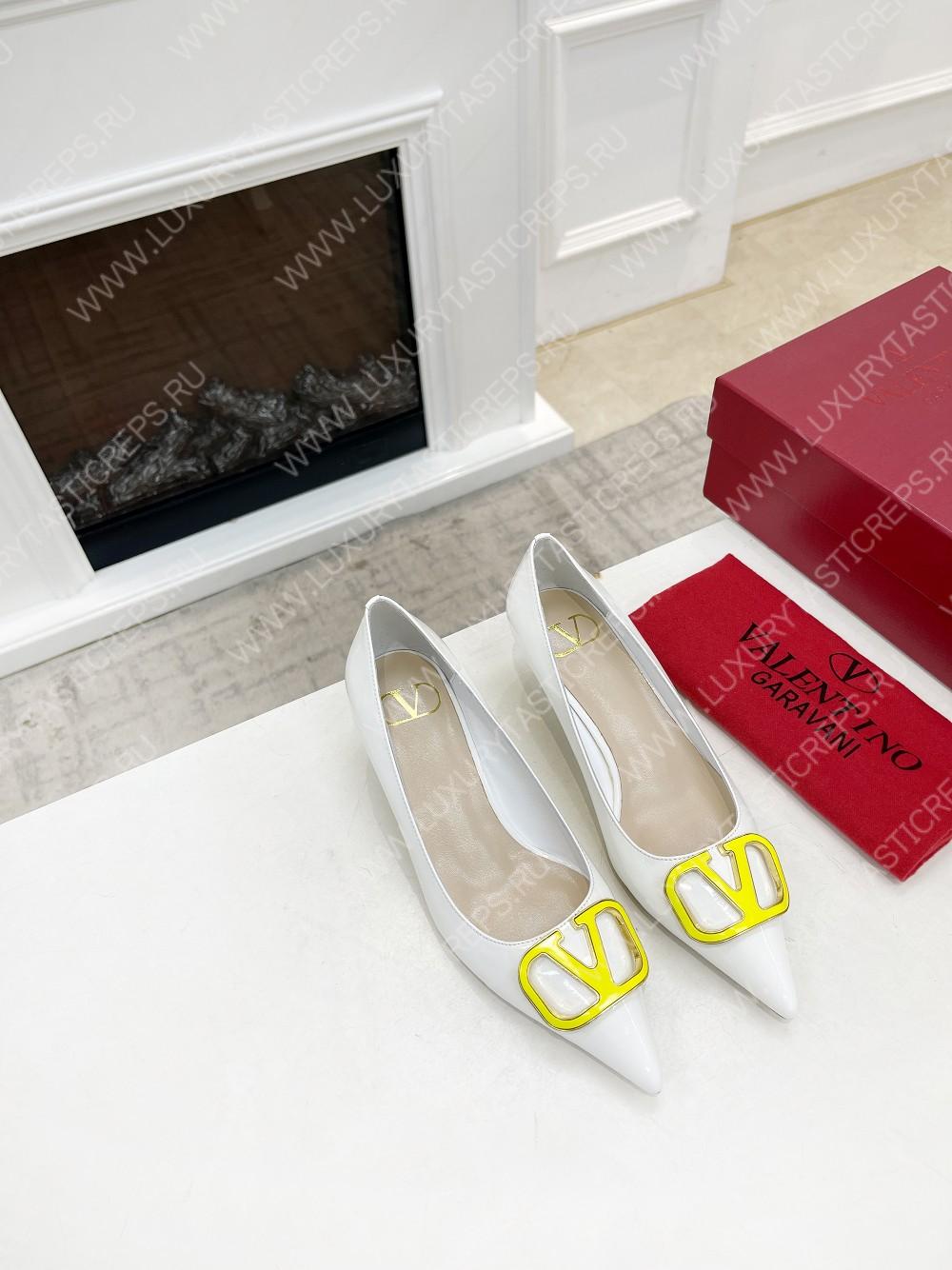 VALENTINO V BUCKLE PUMPS WHITE 1W2S0FH8LAFGF9