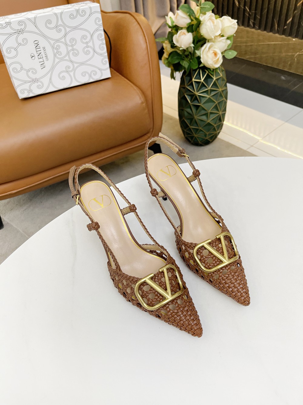 VALENTINO VLOGO SIGNATURE SLINGBACK PUMP BROWN 2W2S0R01TMK